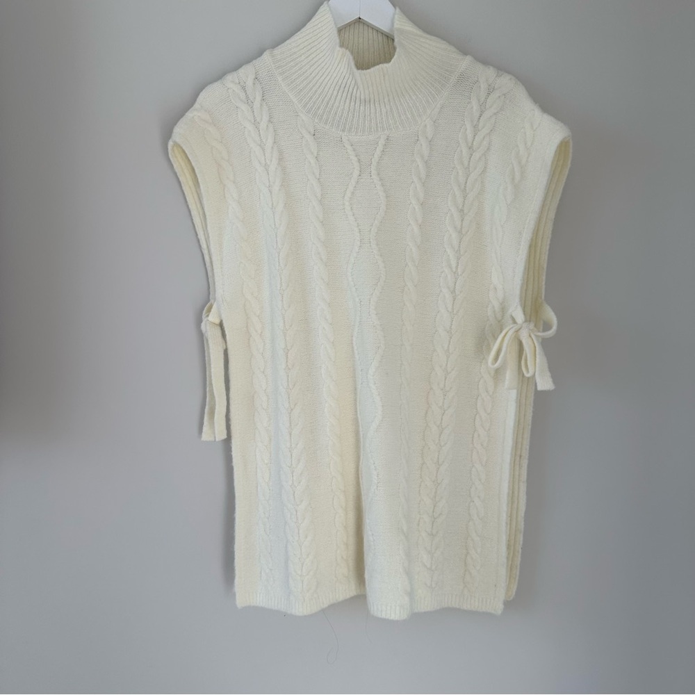 Steve Madden Cream Cable Knit Sleeveless Sweater Vest Layer Warm Cozy Top Medium - Picture 4 of 12